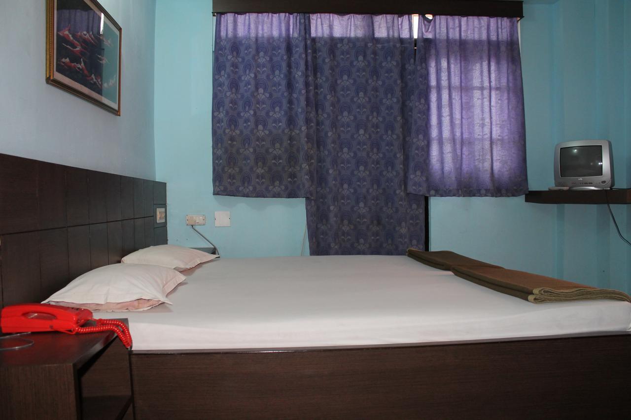 Hotel Arya Palace Puri Luaran gambar