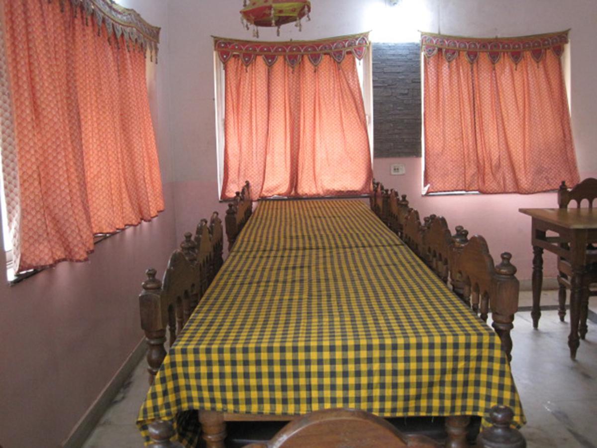 Hotel Arya Palace Puri Luaran gambar