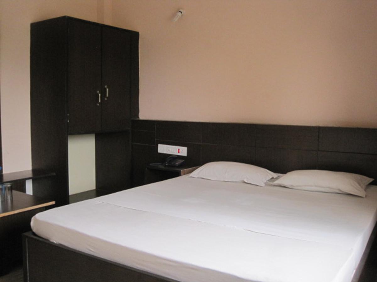 Hotel Arya Palace Puri Luaran gambar