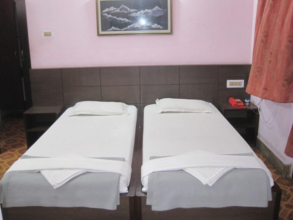 Hotel Arya Palace Puri Luaran gambar
