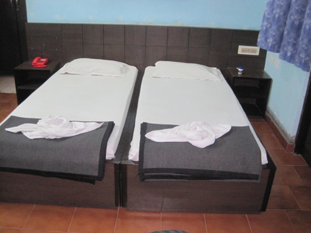 Hotel Arya Palace Puri Luaran gambar