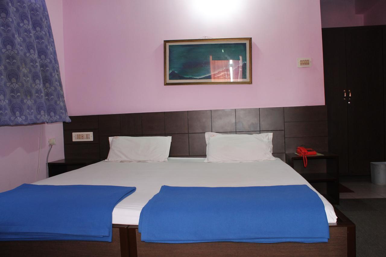 Hotel Arya Palace Puri Luaran gambar