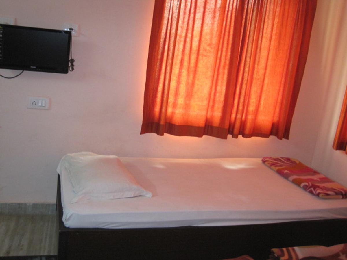 Hotel Arya Palace Puri Luaran gambar