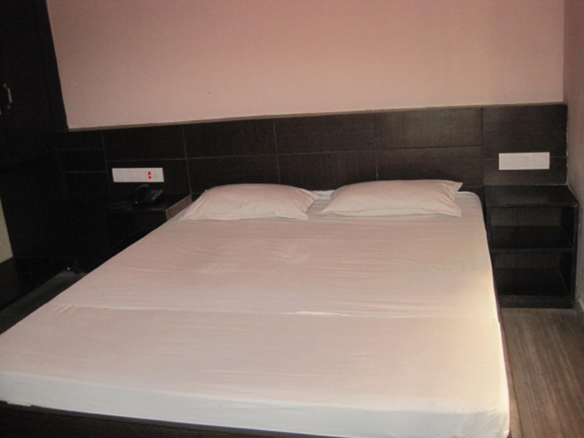 Hotel Arya Palace Puri Luaran gambar